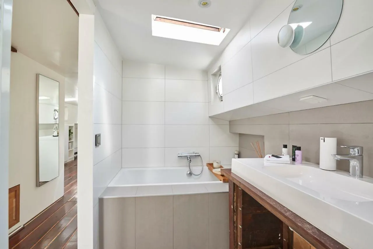 מלון Luxurious 110M² 3Br Houseboat In Amsterdam Centre!